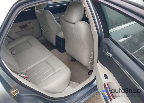 2006 Chrysler 300C z USA, uszkodzony, nr VIN 2C3KA63HX6H431609